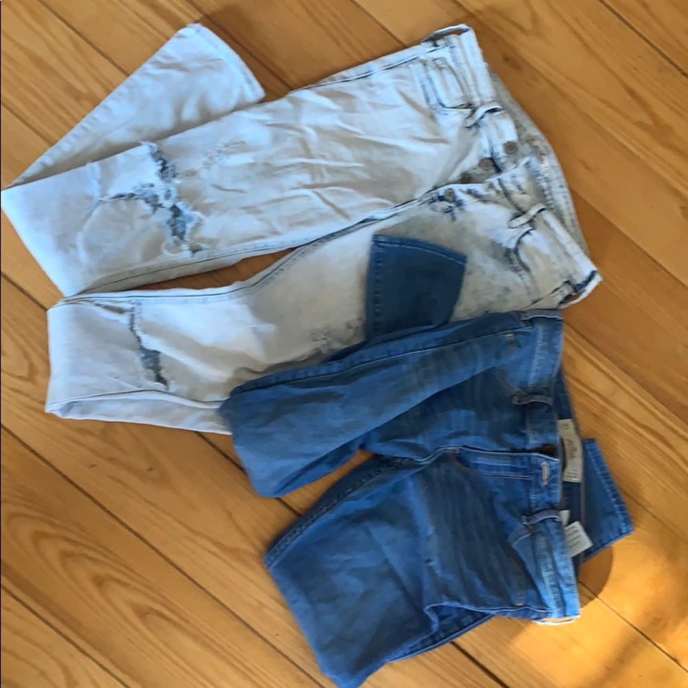 2 pairs Hollister skinny jeans, 29